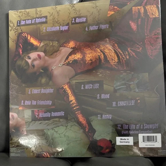💜The Life of a Showgirl – Ultraviolet “Dead Bug” Edition Vinyl ✨ SEALED💜